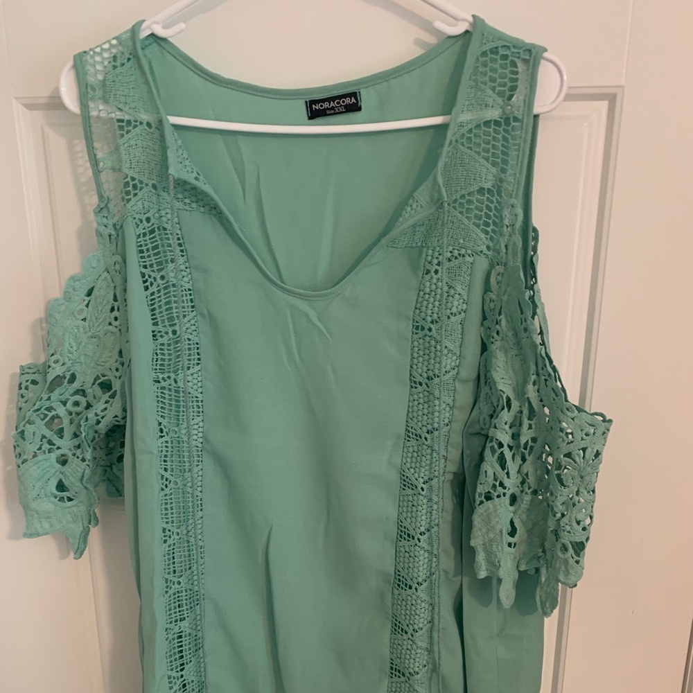 🦋 Cold Shoulder Top LAST CALL